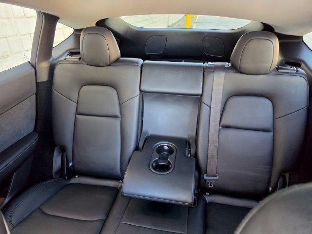 Used 2025 Tesla Model Y Long Range AWD/4WD image 37