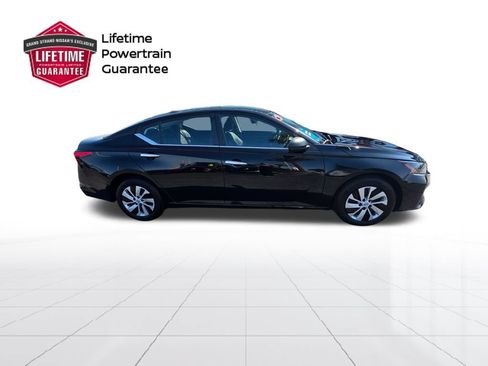 Used 2025 Nissan Altima 2.5 S FWD image 6