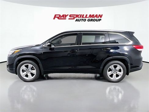 Used 2017 Toyota Highlander Limited image 4