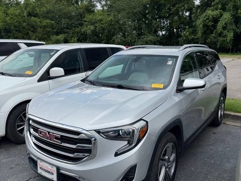 Used 2019 GMC Terrain SLT w/ Preferred Package FWD image 1