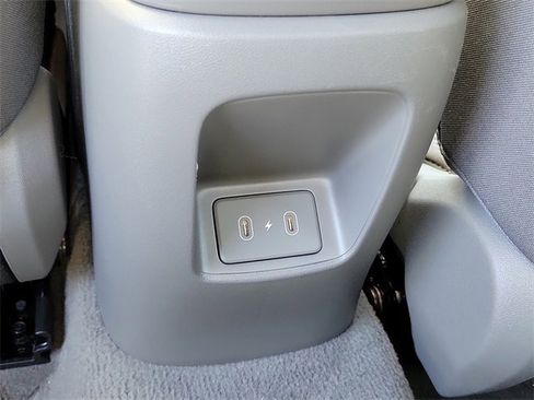 Used 2025 Hyundai Elantra SE image 19