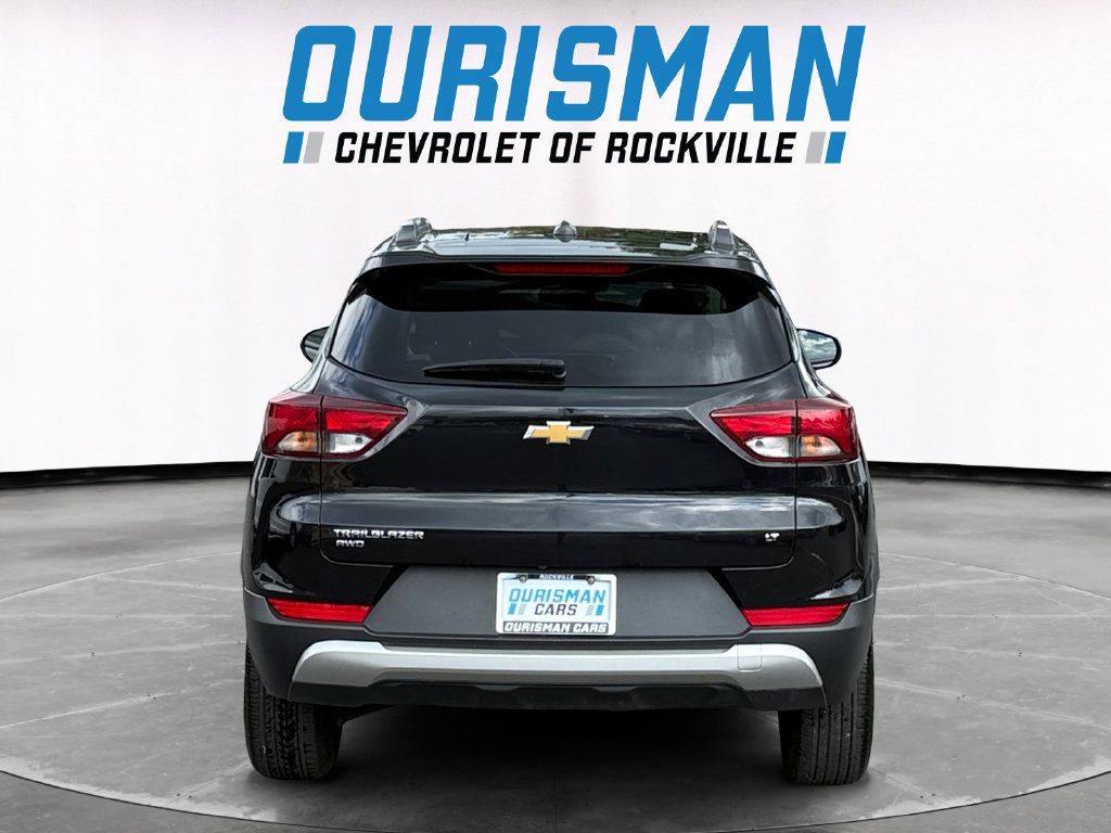 Used 2025 Chevrolet TrailBlazer LT AWD/4WD image 5