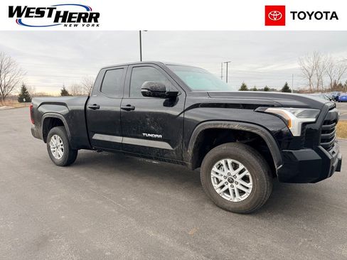 Used 2022 Toyota Tundra SR5 w/ SR5 Premium Package image 1