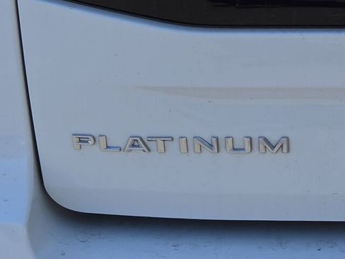 Used 2025 Ford Expedition Platinum AWD/4WD image 13