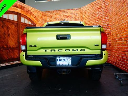 Used 2023 Toyota Tacoma TRD Off-Road w/ Technology Package AWD/4WD image 6