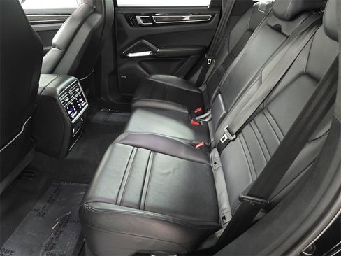 Used 2019 Porsche Cayenne Turbo image 24