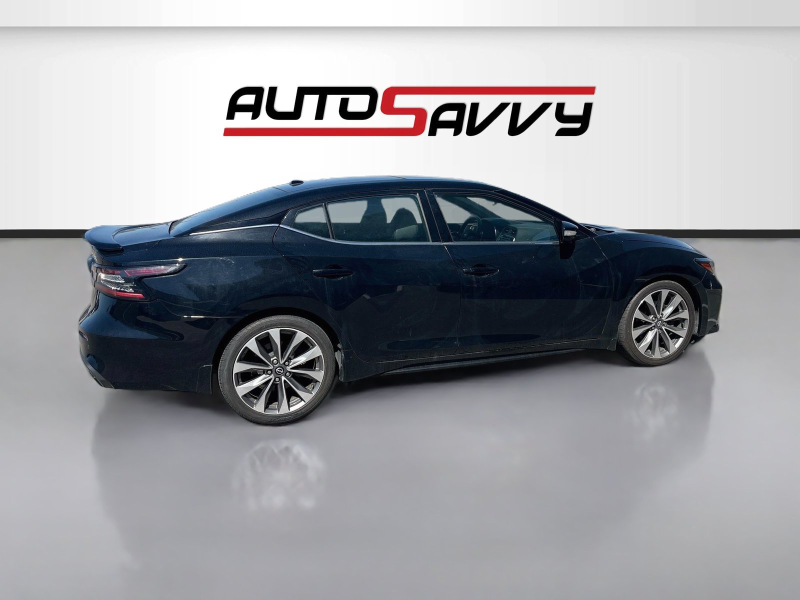 Used 2022 Nissan Maxima SR w/ Sport Mat Group FWD image 8