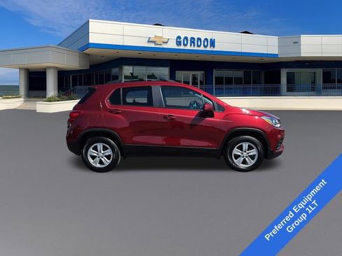 Used 2021 Chevrolet Trax LT w/ LT Convenience Package image 7