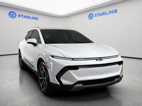 Certified 2025 Chevrolet Equinox EV LT w/ Convenience Package image 14