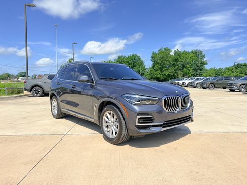 Used 2022 BMW X5 xDrive40i w/ Luxury Seating Package AWD/4WD image 3