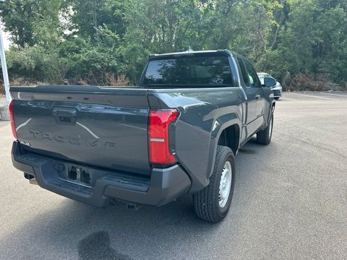 Used 2025 Toyota Tacoma SR AWD/4WD image 7