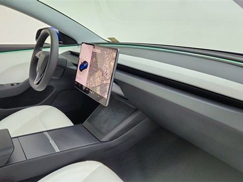 Used 2025 Tesla Model 3 Long Range image 19