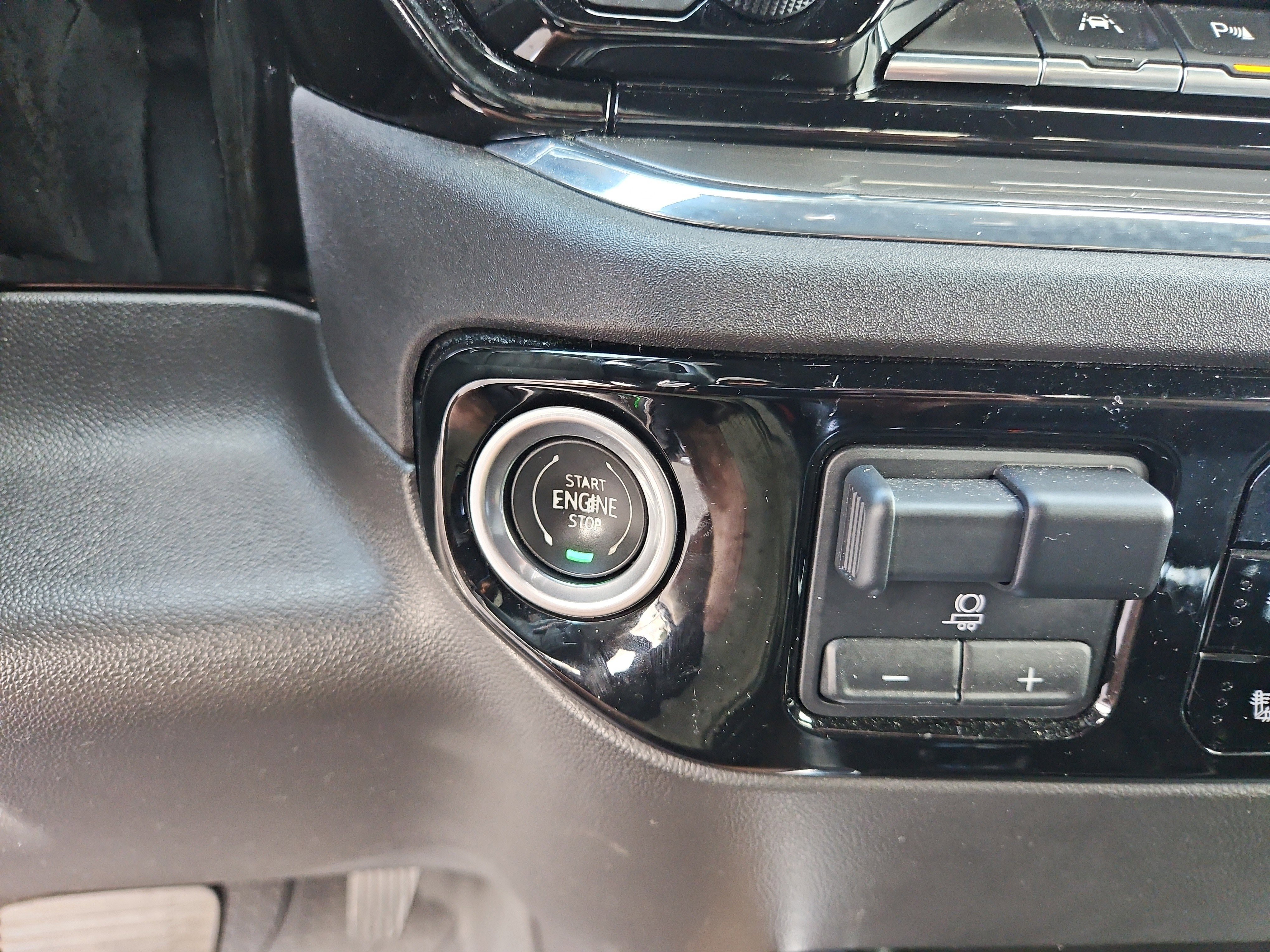 Certified 2023 Chevrolet Silverado 1500 High Country w/ High Country Premium Package AWD/4WD image 27