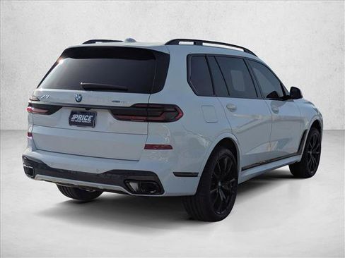 Used 2026 BMW X7 xDrive40i w/ M Sport Package image 2