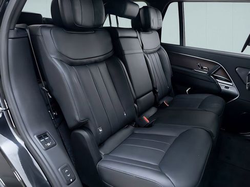 Used 2025 Land Rover Range Rover Long Wheelbase Autobiography AWD/4WD image 30