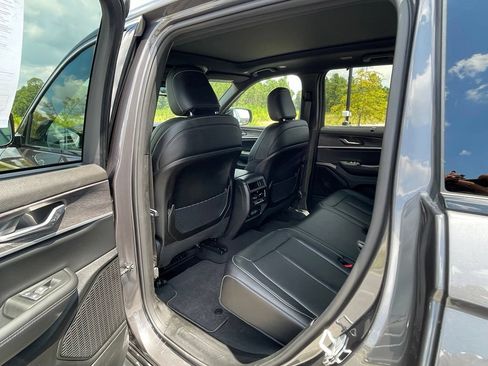 Certified 2025 Jeep Grand Cherokee Limited w/ Luxury Tech Group II AWD/4WD image 41