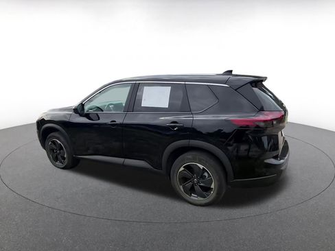 Used 2025 Nissan Rogue SV FWD image 10
