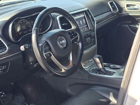 Used 2018 Jeep Grand Cherokee Limited image 23