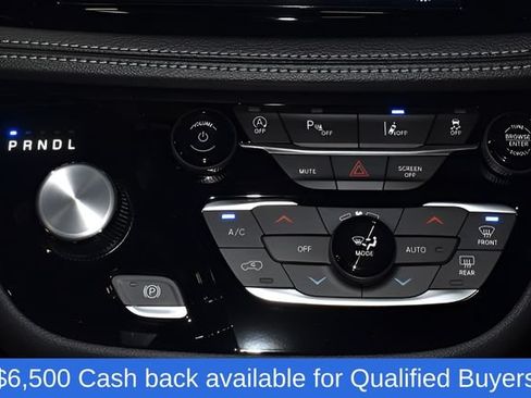 New 2026 Chrysler Pacifica Select FWD image 18