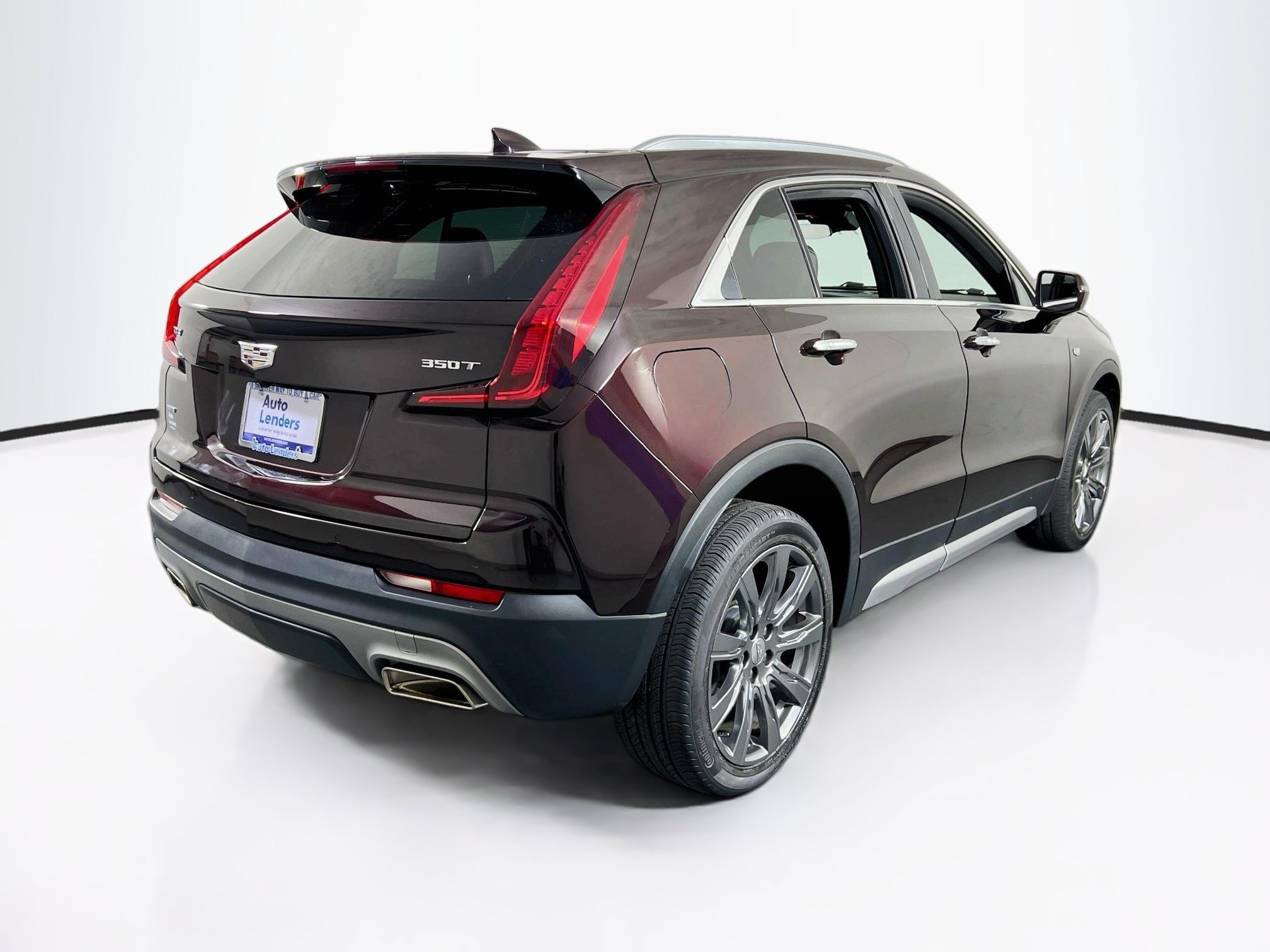 Used 2021 Cadillac XT4 Premium Luxury w/ Cold Weather Package AWD/4WD image 5