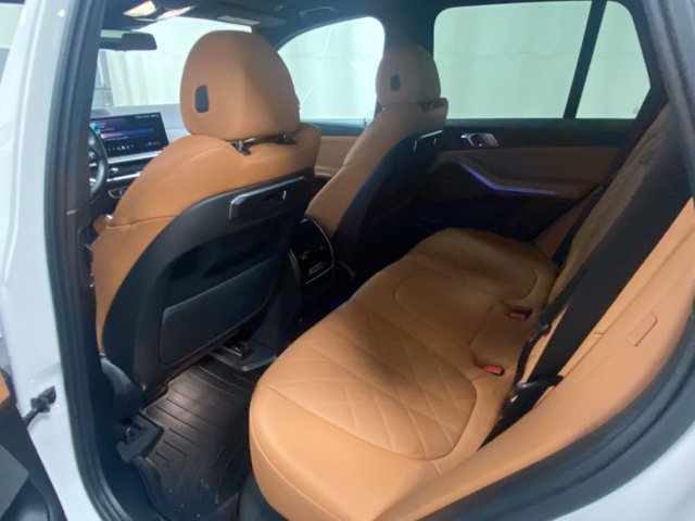 Used 2024 BMW X5 xDrive50e w/ Premium Package AWD/4WD image 13