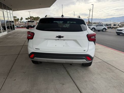 Used 2024 Chevrolet Trax LT w/ Driver Confidence Package image 4