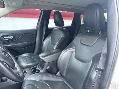 Used 2016 Jeep Cherokee Trailhawk w/ Comfort/Convenience Group AWD/4WD image 11