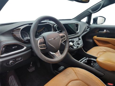 Used 2022 Chrysler Pacifica Pinnacle image 10
