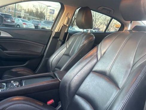 Used 2018 MAZDA MAZDA3 Touring image 26