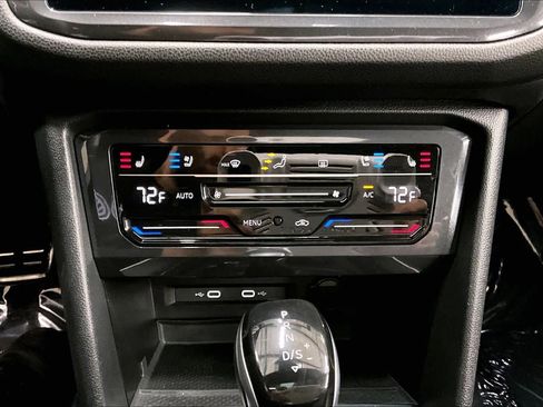 Used 2024 Volkswagen Tiguan SEL R-Line image 35