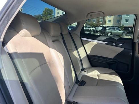 Used 2019 Honda Civic Touring image 29