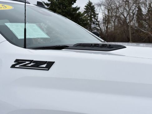 Used 2025 Chevrolet Silverado 3500 LT w/ Trail Boss Package AWD/4WD image 3