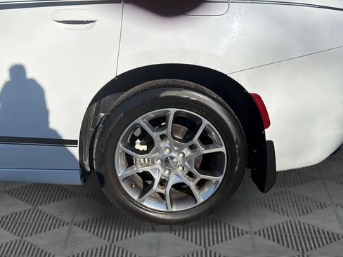 Used 2017 Dodge Charger SXT image 33