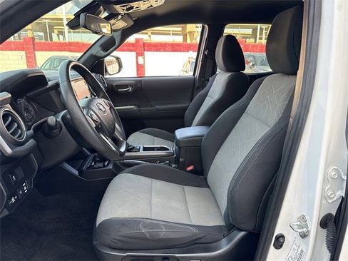 Used 2021 Toyota Tacoma TRD Off-Road image 27