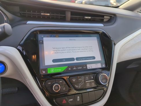 Used 2020 Chevrolet Bolt Premier FWD image 20