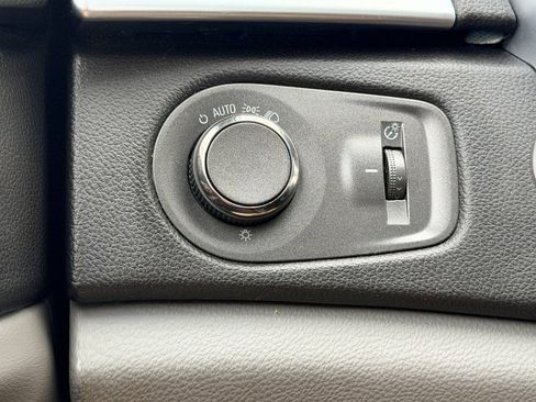Used 2011 Cadillac SRX 2WD image 32