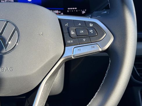 Used 2023 Volkswagen Taos SE image 7