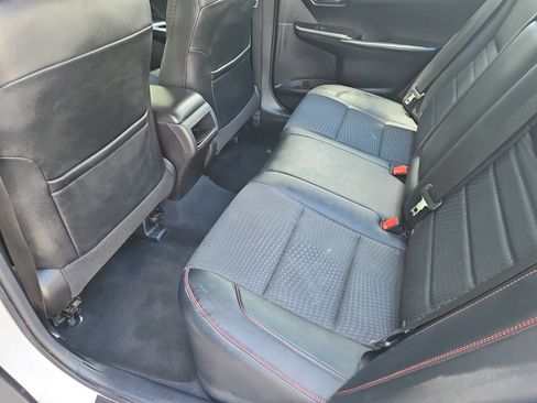 Used 2015 Toyota Camry SE FWD image 30