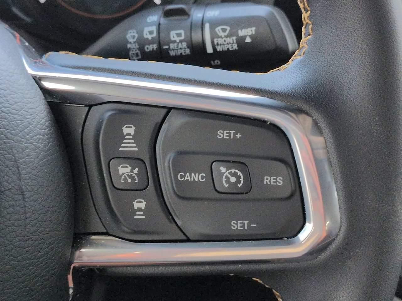 Certified 2024 Jeep Wrangler Unlimited Sahara w/ Technology Group AWD/4WD image 23