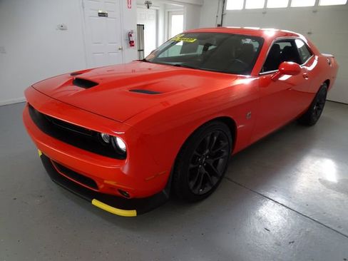 Certified 2023 Dodge Challenger R/T Scat Pack w/ Plus Package RWD image 17
