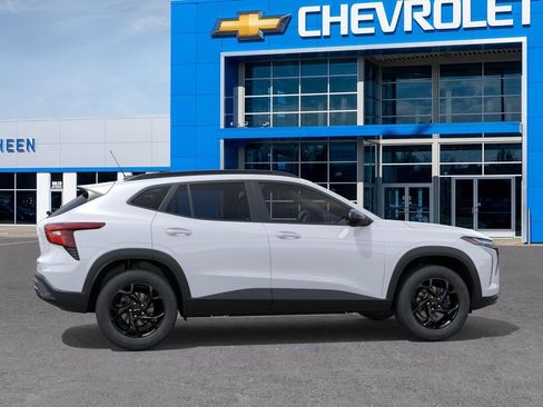 New 2026 Chevrolet Trax LT w/ Driver Confidence Package FWD image 5