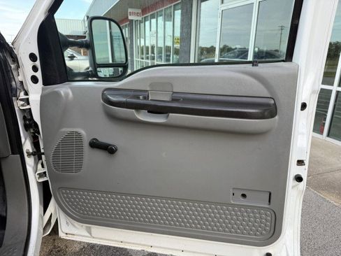 Used 2005 Ford F350 XL image 22
