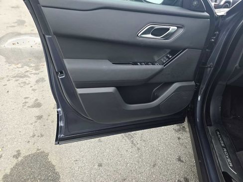 Certified 2025 Land Rover Range Rover Velar Dynamic SE image 23