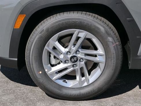 New 2025 Hyundai Tucson SE image 10
