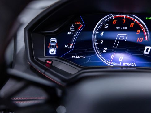 Used 2022 Lamborghini Huracan EVO RWD image 40