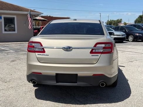 Used 2018 Ford Taurus SE FWD image 6