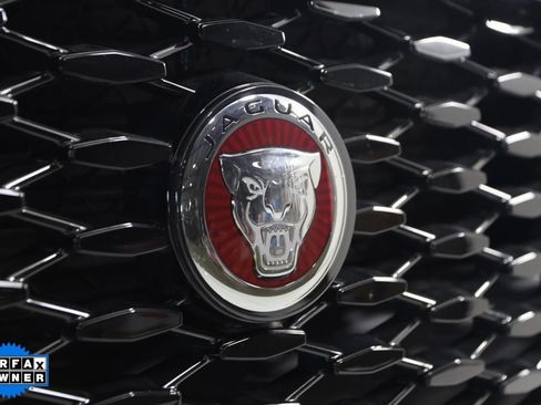 Used 2023 Jaguar XF R-Dynamic SE image 20