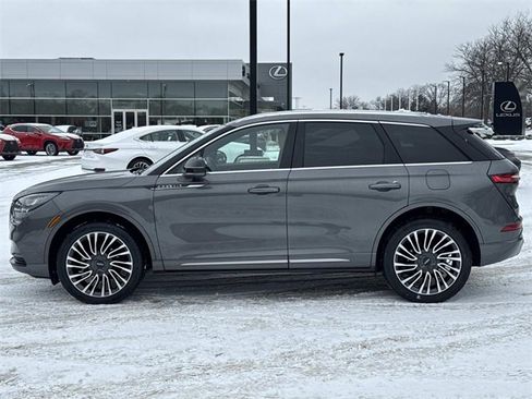 Used 2022 Lincoln Corsair Reserve w/ Equipment Group 201A image 8