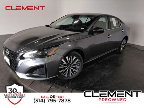 Used 2025 Nissan Altima 2.5 SV image 1