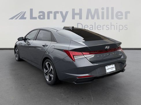 Certified 2023 Hyundai Elantra Limited image 3